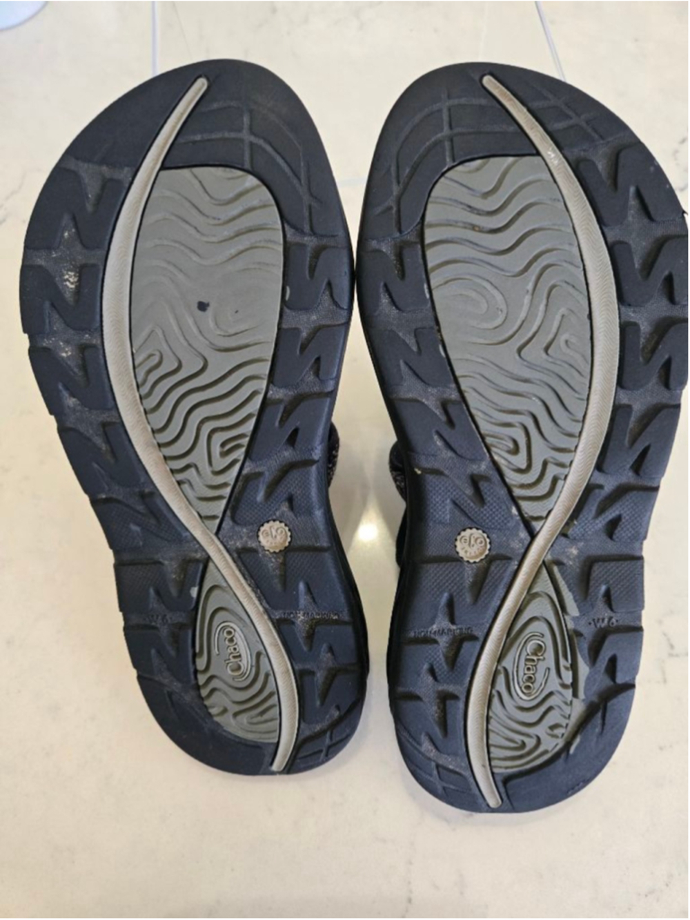 Women's Chaco Sandals Size 6 Black and White - Picture 12 of 12